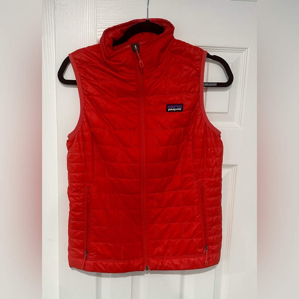 Patagonia Nanopuff Vest in Red, Sz Small. Great Condition!
